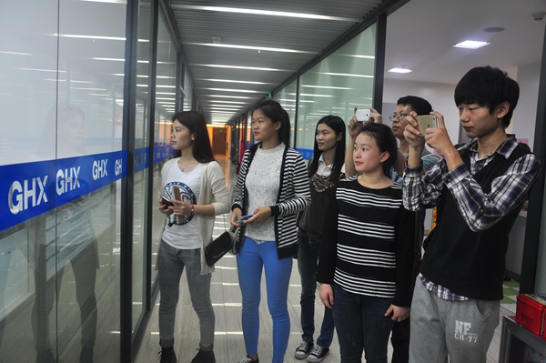 广州市电子商务技工学校 校企合作新闻 学生参观香港隆星控股公司